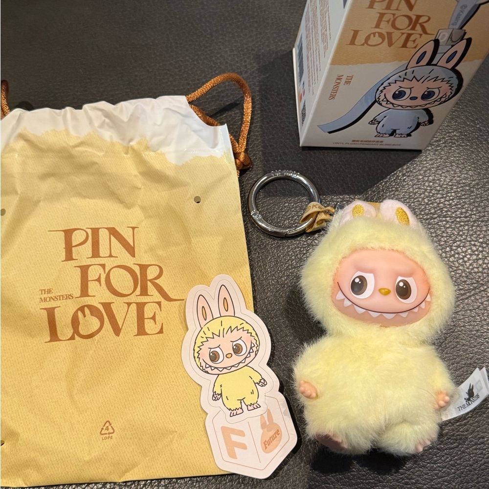 THE MONSTERS LABUBU PIN FOR LOVE SERIES VINYL PLUSH PENDANT

Letter F *Future*